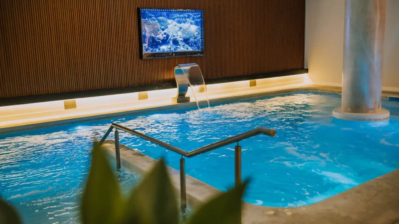 Piscina cubierta climatizada Hotel Dos Reyes